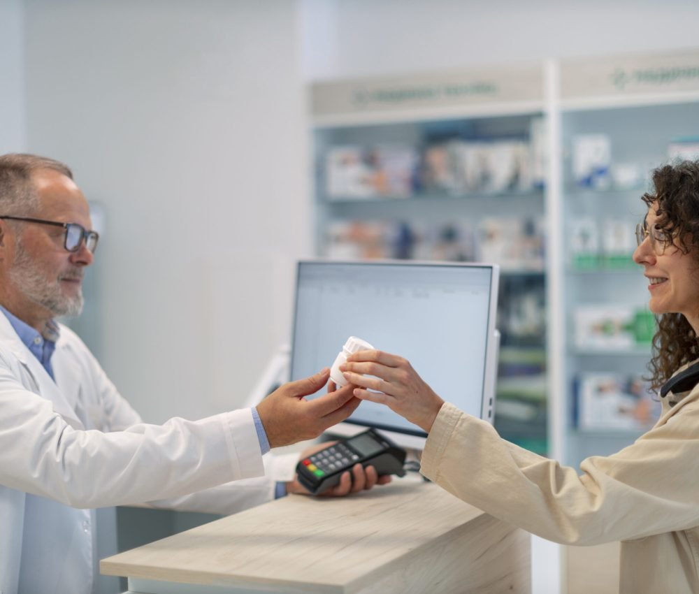 farmaceutico-en-el-trabajo (1)